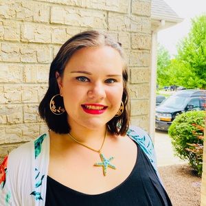 Meet your Posher, Hayley